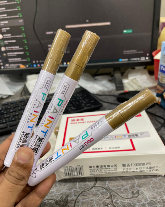 Golden marker for resin corners