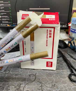 Golden marker for resin corners