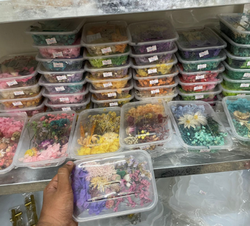 Dry flower box