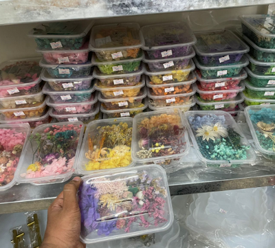 Dry flower box