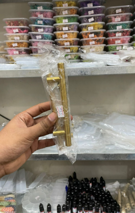 Tray handles