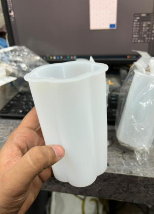 Bunch cylinder candle mould